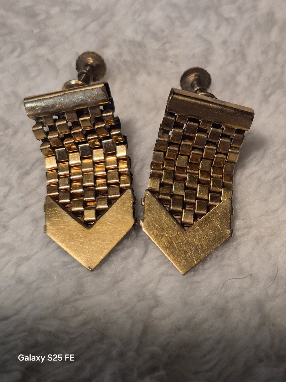 Vintage 1940s Lustern 12K Gold Filled Mesh Chevron Screw-Back Earrings